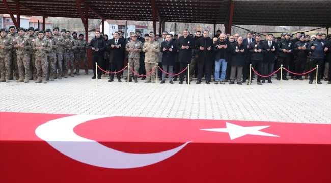 Hakkari'de kalp krizi sonucu vefat eden polis memuru için tören düzenlendi