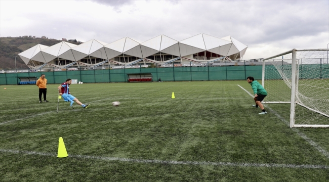 Hayalindeki "bordo mavi" formaya ampute futbol takımıyla kavuştu