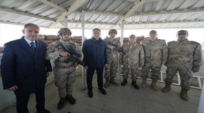 İçişleri Bakanı Yerlikaya, Dibek Jandarma Üs Bölgesi'nden tüm güvenlik güçlerinin yeni yılını kutladı: