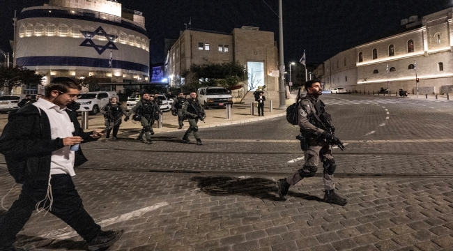 İsrail polisi, fanatik Yahudilerin Doğu Kudüs'teki provokatif yürüyüşünü engelledi