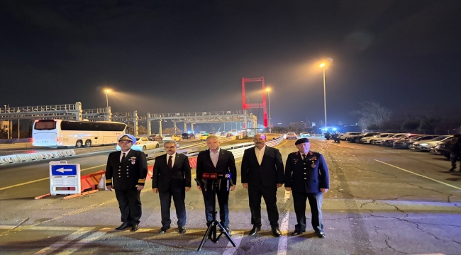 İstanbul Valisi Gül, 15 Temmuz Şehitler Köprüsü'nde görevli polisleri ziyaret etti