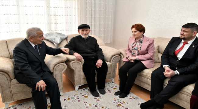 İYİ Parti Genel Başkanı Akşener'den şehit ailesine ziyaret