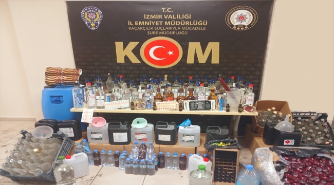 İzmir'de sahte içki ve kaçak sigara operasyonlarında 70 kişi yakalandı