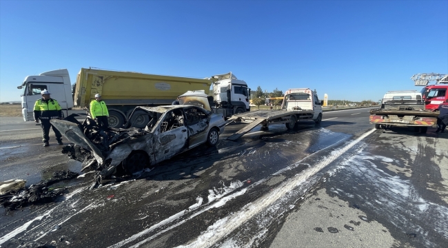 Kahramanmaraş'ta traktör ile otomobilin çarpıştığı kazada 3 kişi yaralandı