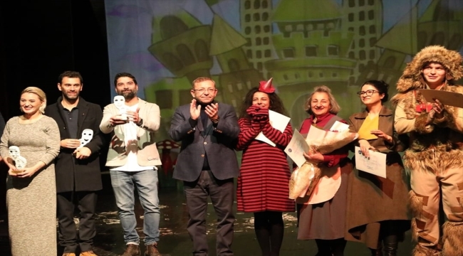 Kars'ta çocuklar için "Oz Büyücüsü" tiyatro oyunu sahnelendi