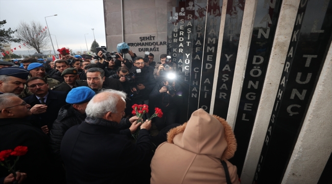 Kayseri'deki terör saldırısının yıl dönümünde şehit olan 15 asker anıldı