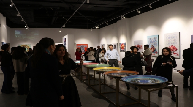 Kazakistan'da Türk ressam İsmail Acar'ın sergisi açıldı