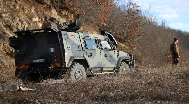 KFOR, Kosova-Sırbistan sınır bölgesinde güvenliği sağlamak için devriye faaliyetini sürdürüyor