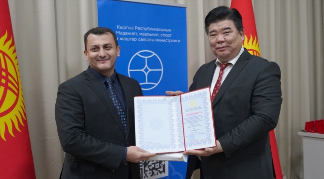 Kırgızistan'da AA muhabiri Nazir Aliyev'e ödül