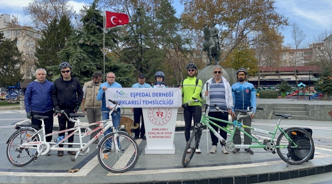 Kırklareli'nde görme engelliler kılavuz sürücü eşliğinde bisiklet sürdü