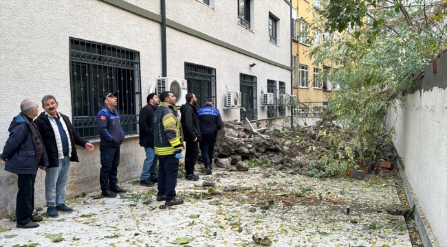 Kocaeli'de istinat duvarının çökmesi nedeniyle 3 apartman tahliye edildi