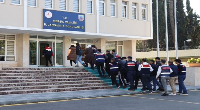 Mersin ve Gaziantep'te DEAŞ'a fon topladıkları iddiasıyla 9 şüpheli yakalandı