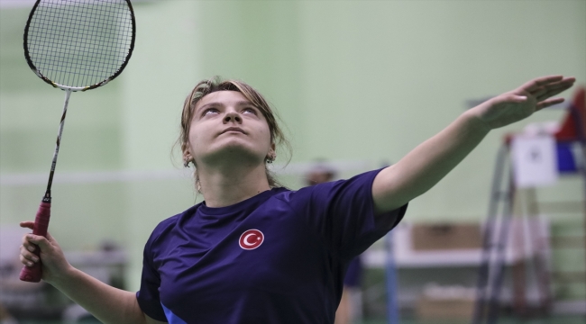 Milli badmintoncular, Avrupa Şampiyonası Finalleri'ne katılmak için raket sallayacak