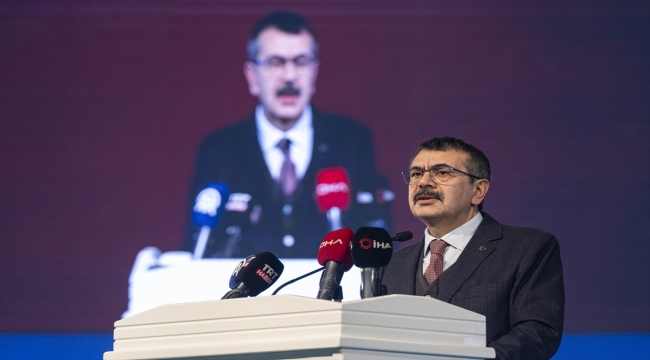 Milli Eğitim Bakanı Tekin "Öğretmenlerin Gözüyle Cumhuriyet'in 100. Yılında Eğitim Sempozyumu"nda konuştu