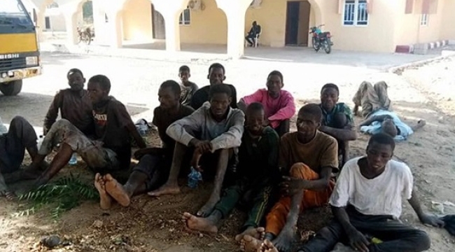 Nijerya'da silahlı çetelere lojistik sağlayan 11 kişi yakalandı
