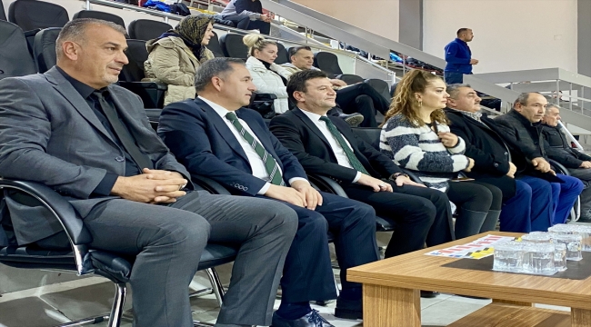 Okul Sporları Voleybol Gençler A Yarı Finalleri Kırşehir'de başladı