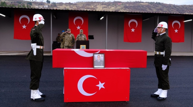Pençe-Kilit Operasyonu bölgesinde şehit olan asker için Şırnak'ta tören yapıldı