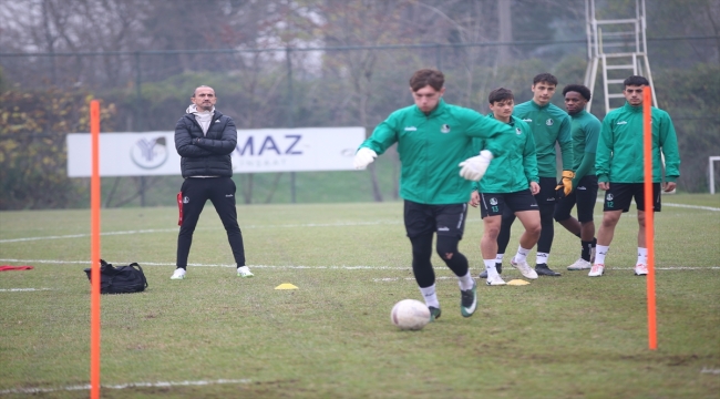 Sakaryaspor Teknik Direktörü Şanlı, hakem Meler'e yapılan saldırıyı kınadı: