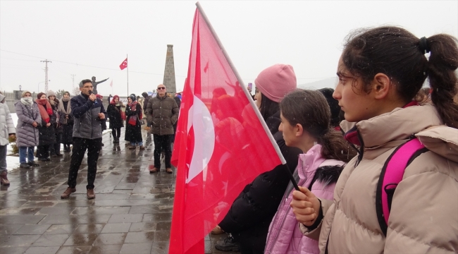 Sarıkamış şehitlerine sıfırın altında 10 derecede saygı nöbeti