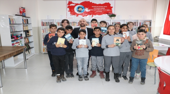 Sedat öğretmen 134 kütüphane kurdu, 579 okula kitap ulaştırdı