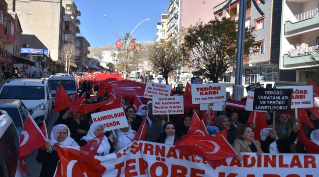Şırnak'ta AK Parti Kadın Kollarından teröre tepki yürüyüşü 