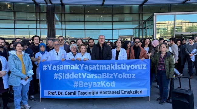 Şişli'de hastanede bir doktorun darbedilmesi meslektaşlarınca protesto edildi