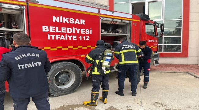 Tokat'ta okul binasında çıkan yangın söndürüldü