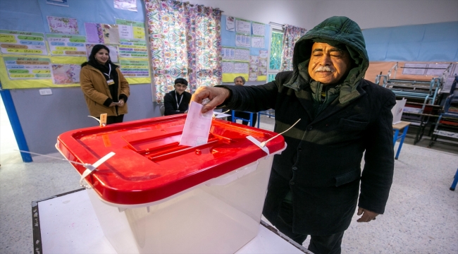 Tunus'ta "Yerel ve Bölgesel Ulusal Konseyi" seçimleri için oy verme işlemi başladı