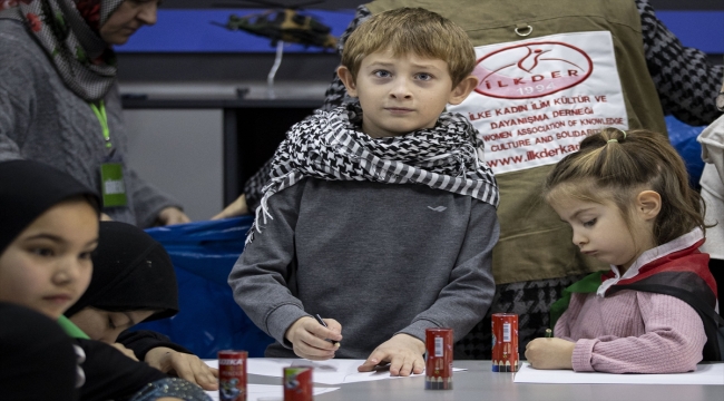 Türkiye'de yaşayan göçmen çocuklar, Gazze'de yaşananları resmetti