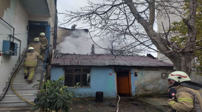 Ümraniye'de eşiyle tartışan kişi evini ateşe verdi