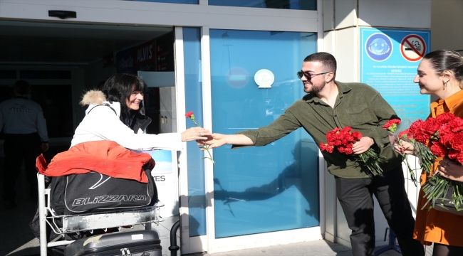 Yeni yılı Erciyes'te geçirecek Çekyalı turistler charter seferiyle Kayseri'ye geldi