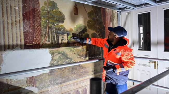 Yıldız Sarayı'nda restorasyon çalışmalarında duvar resimleri bulundu