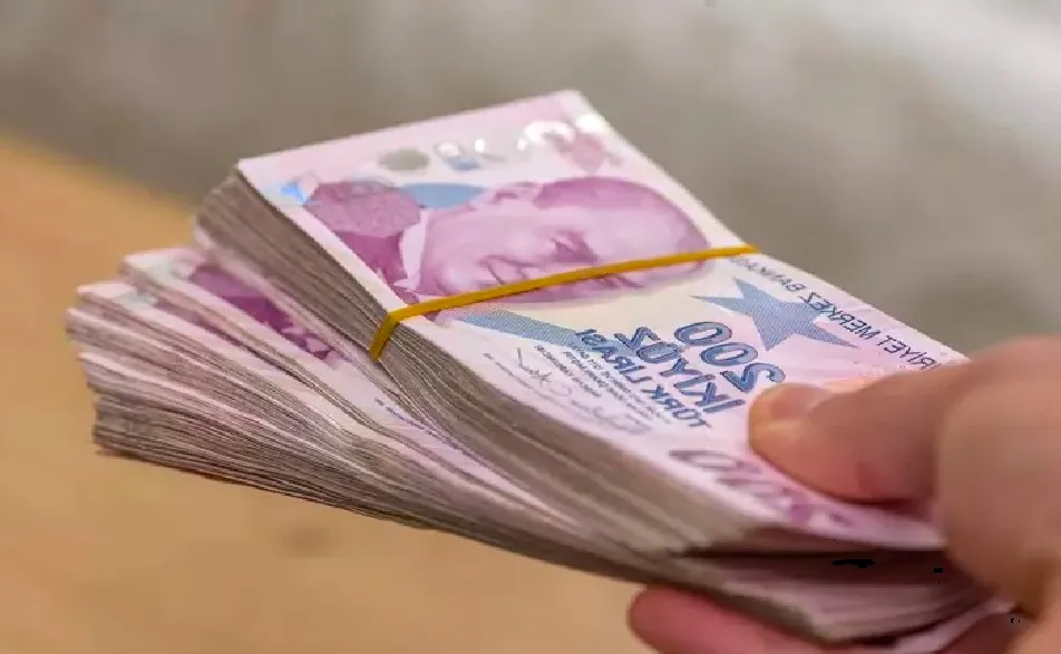 Adalet Bakanlığı personeli, banka promosyonuna konulan bloke nedeniyle mağduriyet yaşadığını duyurdu