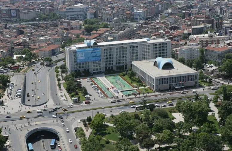 İBB’ye Yolsuzluk Soruşturması: 18 Şüpheliye Gözaltı Kararı, 14 Kişi Yakalandı