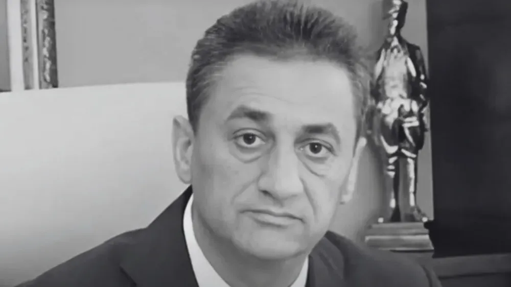 Erol Karaömeroğlu kimdir?
