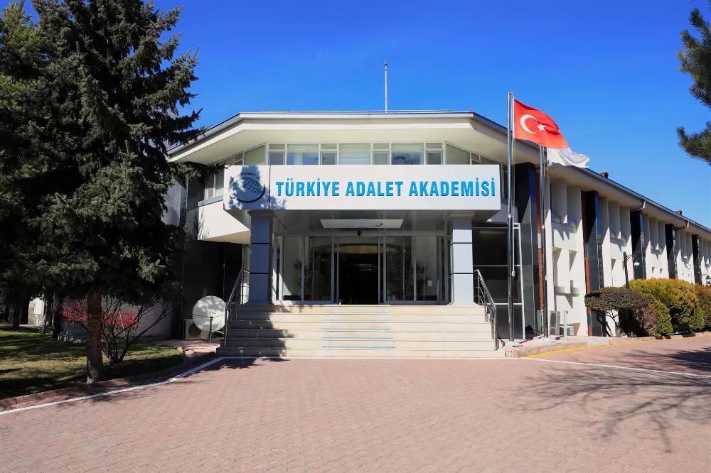 Adalet Akademisi’nden Kızılay’a Örnek Kan Bağışı Desteği: “Birbirimize Canla Bağlıyız” Kampanyasına Yoğun Katılım