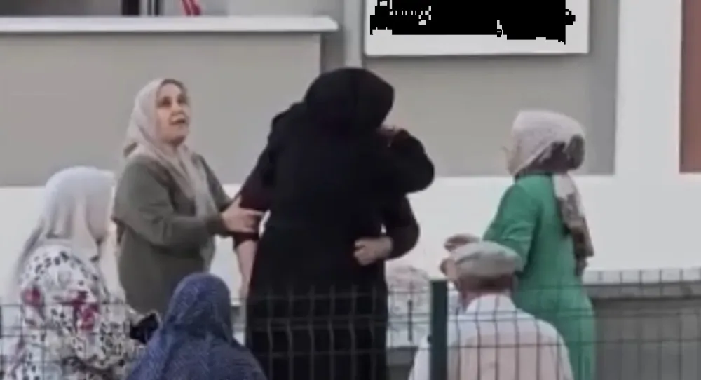 Cezaevinden İzinli Çıkan Koca, Eşinin Evini Ateşe Verdi: İki Kişi Hayatını Kaybetti