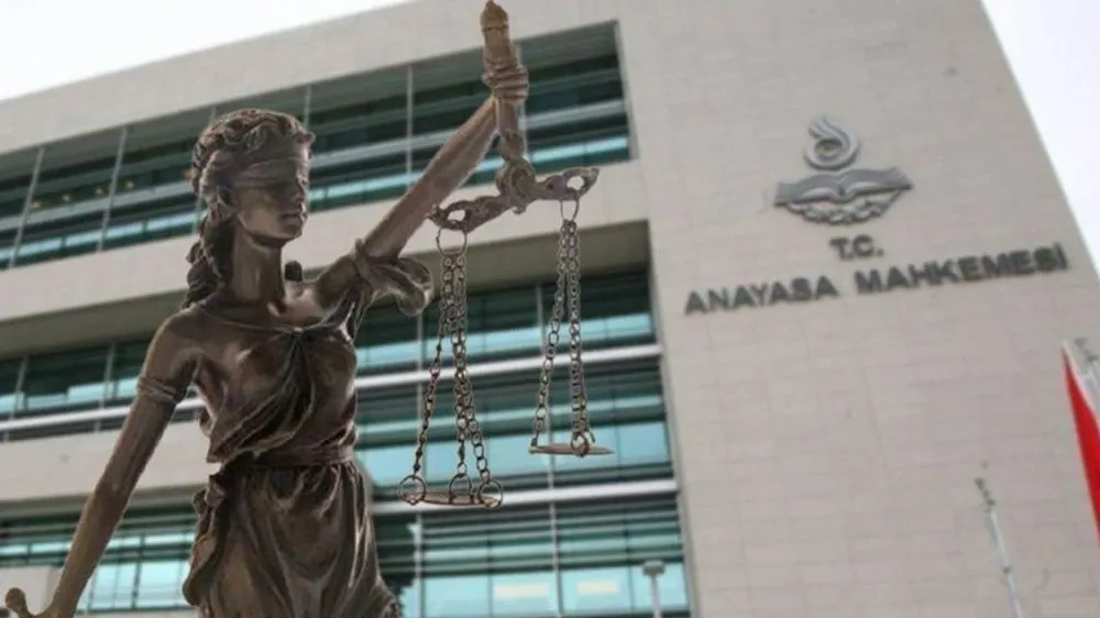 AYM’den 300 Gün Bekleme Süresi Kararı: Boşanan Kadın Hemen Evlenebilecek mi?