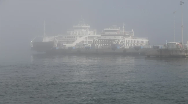 Çanakkale Boğazı yoğun sis nedeniyle transit gemi geçişlerine kapatıldı