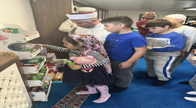 Çocuklara camiyi sevdirmeyi amaçlayan 