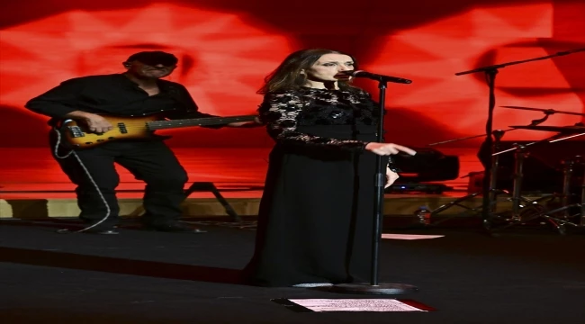 İspanyol şarkıcı Luz Casal, Başkent Kültür Yolu Festivali