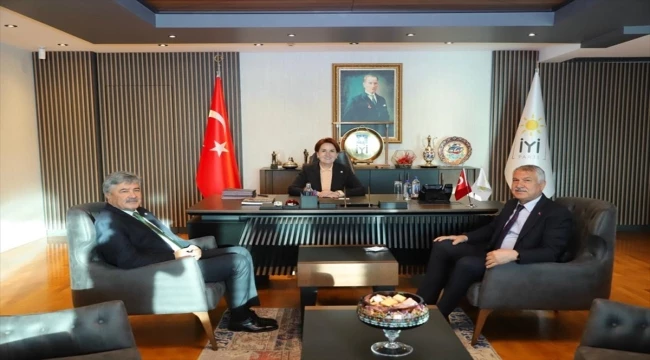 İYİ Parti Genel Başkanı Akşener, Adana Büyükşehir Belediye Başkanı Karalar
