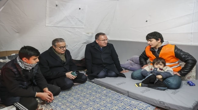 Adalet Bakanı Bozdağ, depremden etkilenen Diyarbakır