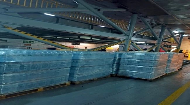 Adnan Menderes feribotu, deprem yardımları için Mersin Limanı