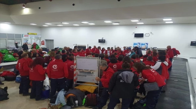 İspanyol sağlık ekibi ile sahra hastanesi malzemeleri Türkiye