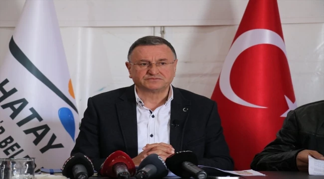 Hatay Büyükşehir Belediye Başkanı Savaş, basın toplantısı düzenledi: