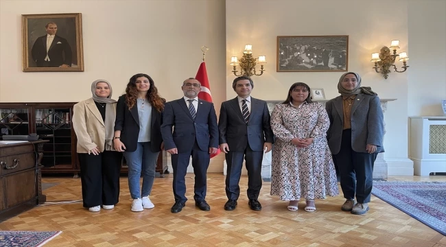 Londra YEE, depremzedeler yararına düzenlediği etkinliklerden elde edilen geliri AFAD