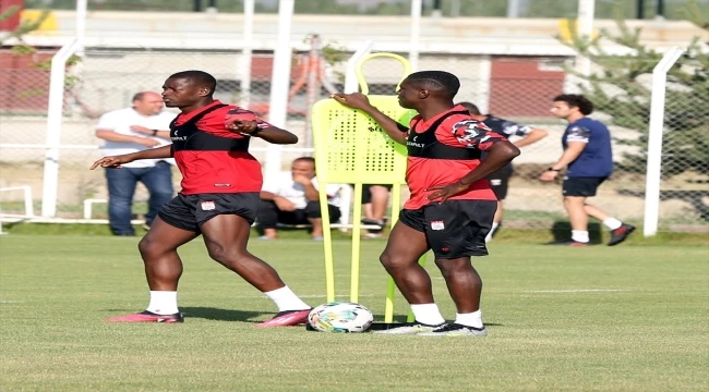 Sivasspor Teknik Direktörü Servet Çetin: 