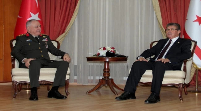 KKTC Cumhuriyet Meclisi Başkanı Töre ile Başbakan Üstel, Genelkurmay Başkanı Gürak