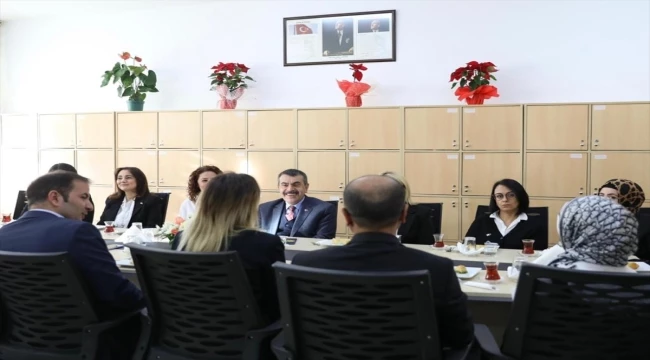 Milli Eğitim Bakanı Tekin, Keçiören Şehit Mustafa Ünal Ortaokulu